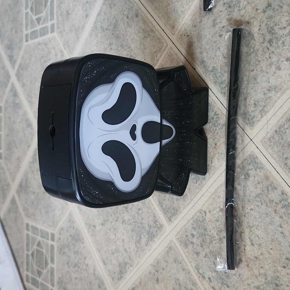 Scream water bottle